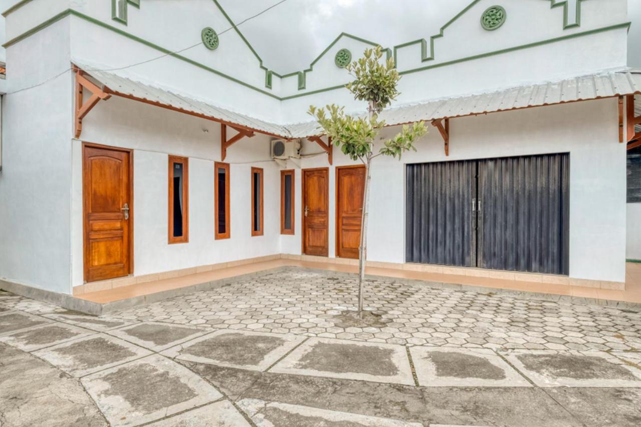 Reddoorz Near Wisata Pantai Parangtritis Kretek Buitenkant foto